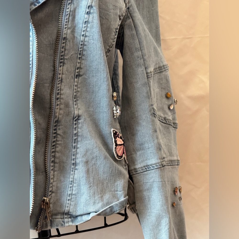 235 - V Cristina Denim Jacket with Butterfly Details - Picture 4 of 8